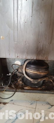 ব্যবহৃত ফ্রিজ বিক্রয় হবে। মাঝারী সাইজের